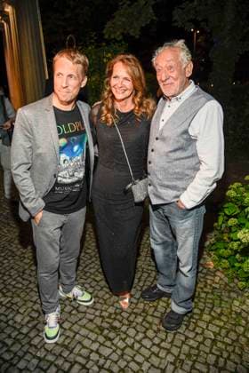 abb Oliver Pocher Christiane Zander Frau von Dieter Hallervorden nach der der Theater Premiere von Der eingebildet Kranke am 90.Geburtstag von Dieter Hallervorden im Schlosspark Theater 05.09.2025 in Berlin Berlin Deutschland