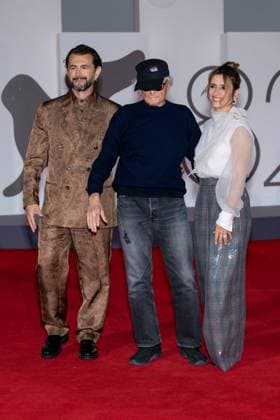 82nd Venice Film Festival Red carpet of the movie -Silent friend- Palazzo del Cinema - Venice Lido, Italy Vinicio Marchioni;Antonio Capuano;Teresa Saponangelo 82nd Venice Film Festival Red carpet of the movie -Silent friend- Palazzo del Cinema - Venice Lido, Italy 5th September 2025  Copyright: xSGPx