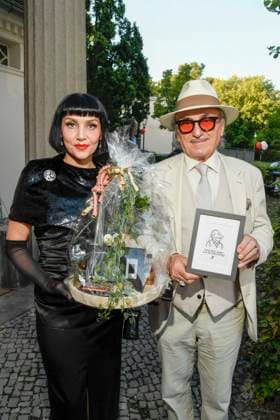 abb Pauline Stolze und Lo Graf von Blickensdorf zu Gast bei der Theater Premiere von Der eingebildet Kranke am 90.Geburtstag von Dieter Hallervorden im Schlosspark Theater 05.09.2025 in Berlin Berlin Deutschland