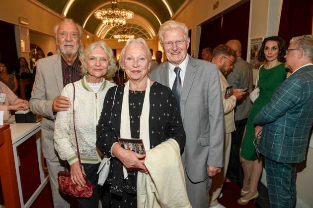 abb Achim Wolff und Rita Feldmeier lks mit Begleitung zu Gast bei der Theater Premiere von Der eingebildet Kranke am 90.Geburtstag von Dieter Hallervorden im Schlosspark Theater 05.09.2025 in Berlin Berlin Deutschland