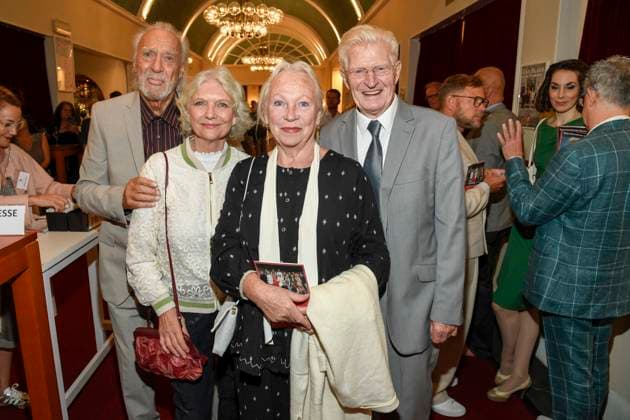 abb Achim Wolff und Rita Feldmeier lks mit Begleitung zu Gast bei der Theater Premiere von Der eingebildet Kranke am 90.Geburtstag von Dieter Hallervorden im Schlosspark Theater 05.09.2025 in Berlin Berlin Deutschland