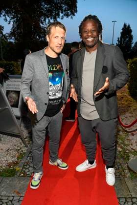 abb Oliver Pocher und Mola Adebisi zu Gast bei der Theater Premiere von Der eingebildet Kranke am 90.Geburtstag von Dieter Hallervorden im Schlosspark Theater 05.09.2025 in Berlin Berlin Deutschland