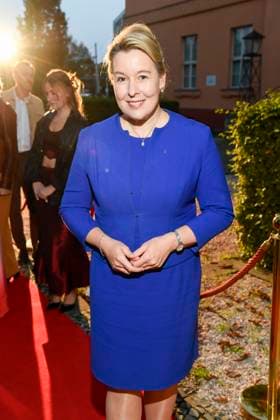 abb Franziska Giffey zu Gast bei der Theater Premiere von Der eingebildet Kranke am 90.Geburtstag von Dieter Hallervorden im Schlosspark Theater 05.09.2025 in Berlin Berlin Deutschland