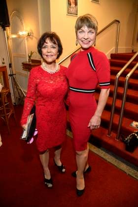 abb Simone Rethel-Heesters und Antje Rietz Rote Kleider zu Gast bei der Theater Premiere von Der eingebildet Kranke am 90.Geburtstag von Dieter Hallervorden im Schlosspark Theater 05.09.2025 in Berlin Berlin Deutschland