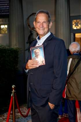 Klaus Peter Grap bei der Pemiere Der eingebilkdet Kranke und dem 90. Geburtstag von Dieter Hallervorden im Schloßparktheater in Berlinam 5.9.2025