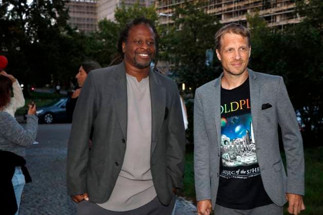 Mola Adebisi und Oliver Pocher bei der Pemiere Der eingebilkdet Kranke und dem 90. Geburtstag von Dieter Hallervorden im Schloßparktheater in Berlinam 5.9.2025