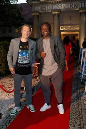 Oliver Pocher und Mola Adebisi bei der Pemiere Der eingebilkdet Kranke und dem 90. Geburtstag von Dieter Hallervorden im Schloßparktheater in Berlinam 5.9.2025