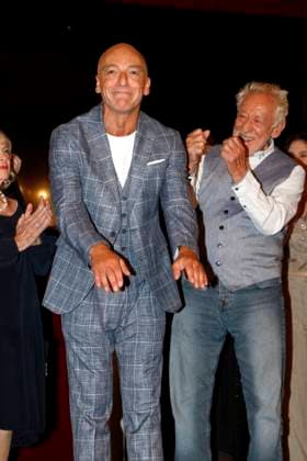Mario Ramos und Dieter Hallervorden bei der Pemiere Der eingebilkdet Kranke und dem 90. Geburtstag von Dieter Hallervorden im Schloßparktheater in Berlinam 5.9.2025