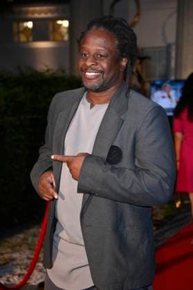 Mola Adebisi bei der Premiere des Theaterstücks Der eingebildet Kranke und 90. Geburtstag von Dieter Hallervorden im Schlosspark Theater. Berlin, 05.09.2025