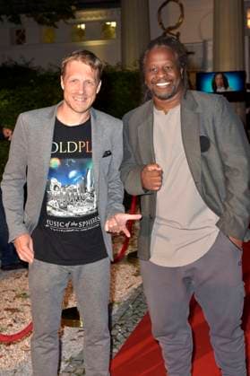 Oliver Pocher und Mola Adebisi bei der Premiere des Theaterstücks Der eingebildet Kranke und 90. Geburtstag von Dieter Hallervorden im Schlosspark Theater. Berlin, 05.09.2025