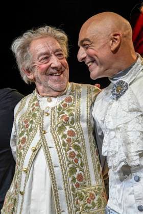 abb Dieter Hallervorden auf der Buehne beim Schluss Aplaus bei der Theater Premiere von Der eingebildet Kranke am 90.Geburtstag von Dieter Hallervorden im Schlosspark Theater 05.09.2025 in Berlin Berlin Deutschland
