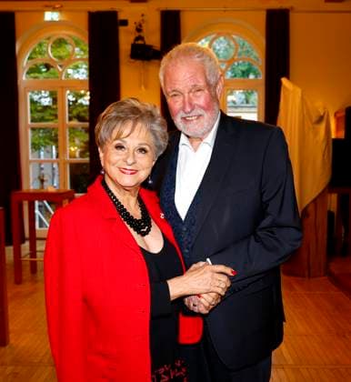 Dagmar Frederic, Dr. Klaus Lenk bei der Premiere Der eingebildet Kranke und 90. Geburtstag von Dieter Hallervorden im Schloßpark Theater Berlin.