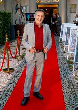 Santiago Ziesmer bei der Premiere Der eingebildet Kranke und 90. Geburtstag von Dieter Hallervorden im Schloßpark Theater Berlin.