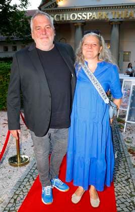 Markus und Beate Beeth (Mein Stadtviertel) bei der Premiere Der eingebildet Kranke und 90. Geburtstag von Dieter Hallervorden im Schloßpark Theater Berlin.