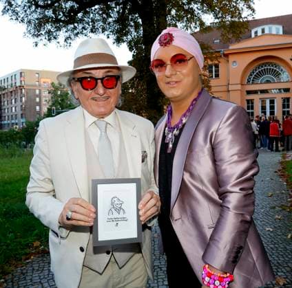 Lo Graf von Blickensdorf, Julian F.M. Stöckel bei der Premiere Der eingebildet Kranke und 90. Geburtstag von Dieter Hallervorden im Schloßpark Theater Berlin.