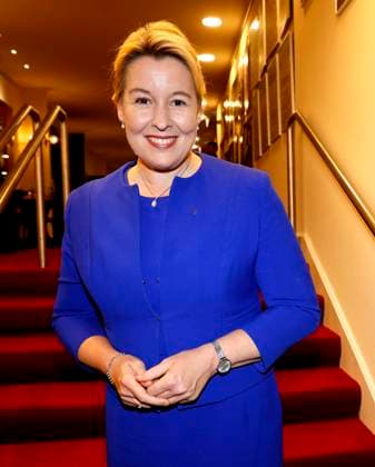 Franziska Giffey bei der Premiere Der eingebildet Kranke und 90. Geburtstag von Dieter Hallervorden im Schloßpark Theater Berlin.