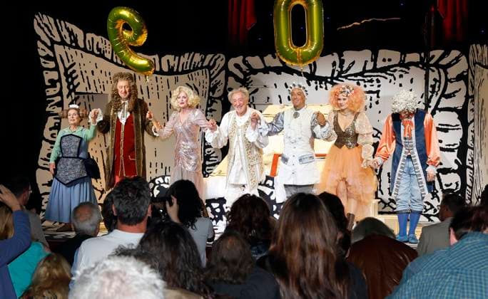 bei der Premiere Der eingebildet Kranke und 90. Geburtstag von Dieter Hallervorden im Schloßpark Theater Berlin.