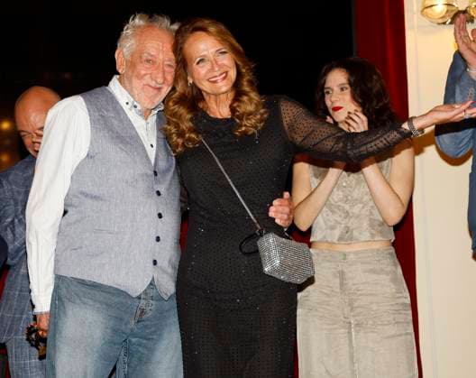 Dieter Hallervorden mit Ehefrau Christiane Zander bei der Premiere Der eingebildet Kranke und 90. Geburtstag von Dieter Hallervorden im Schloßpark Theater Berlin.