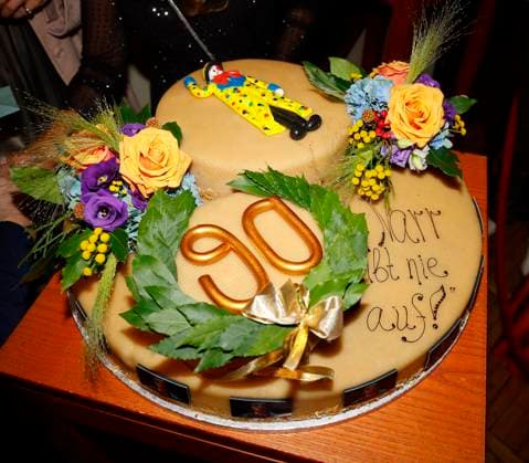 bei der Premiere Der eingebildet Kranke und 90. Geburtstag von Dieter Hallervorden im Schloßpark Theater Berlin.