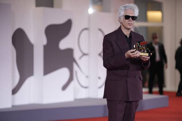 Foto IPP Daniele Cifala’ Venezia 06 09 2025 Patroness Photocall - The 81st Venice International Film Festival nella foto : Jim Jarmusch poses with the Golden Lion for Best Film for Father Mother Sister Brother during the winners photocall at the 82nd Venice International Film Festival on September 06, 2025 in Venice, Italy. Italy Photo Press - World Copyright