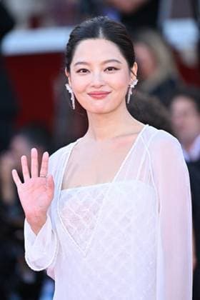 Venice Closing Red Carpet AM Xin Zhilei attending the Closing Red Carpet of the 82nd Venice International Film Festival at the Lido in Venice, Italy on September 06, 2025. Photo by Aurore Marechal ABACAPRESS.COM Venice Italy  Copyright: xMarechalxAurore ABACAx