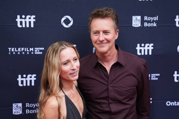 2025 Toronto International Film Festival - Wake Up Dead Man: A Knives Out Mystery TORONTO, CANADA - SEPTEMBER 6 : Shauna Robertson (L) and Edward Norton (R) attend the premiere of ‘Wake Up Dead Man: A Knives Out Mystery’ during the 2025 Toronto International Film Festival at Princess of Wales Theatre in Toronto, Ontario, Canada on September 6, 2025. Mert Alper Dervis Anadolu Ontario Canada. Editorial use only. Please get in touch for any other usage.  Copyright: x2025xAnadoluxMertxAlperxDervisx