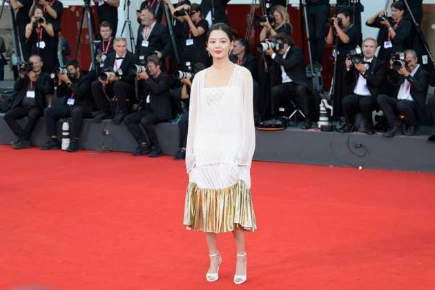 Closing ceremony red carpet in Venice Lido, Italy - 06 Sep 2025 Xin Zhilei attends the closing ceremony red carpet of 82nd Venice Film Festival in Venice Lido at Palazzo del Cinema. Venice Lido Italy Copyright: xMarioxCartellix xSOPAxImagesx _DSC8057