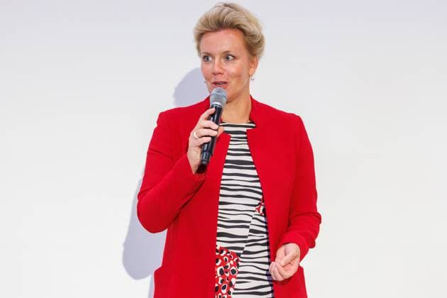 06.09.2025. Düsseldorf. Der neu ins Leben gerufene Weststern-Förderpreis 2025 geht an vier Kunstvereine in Nordrhein-Westfalen. Mit dem Preis sollen Kunstvereine unterstützt werden, die mit besonderen Konzepten und hohem bürgerschaftlichem Einsatz neue Impulse für die Kunstlandschaft in NRW setzen. Das gesamte Fördervolumen beträgt 100.000 Euro. Aus 13 nominierten Institutionen wählte eine Jury die Preisträger aus. Hier: Ina Brandes, Ministerin für Kultur und Wissenschaft des Landes Nordrhein-Westfalen. Düsseldorf Kunnstsammlung K20 Nordrhein-Westfalen Deutschland