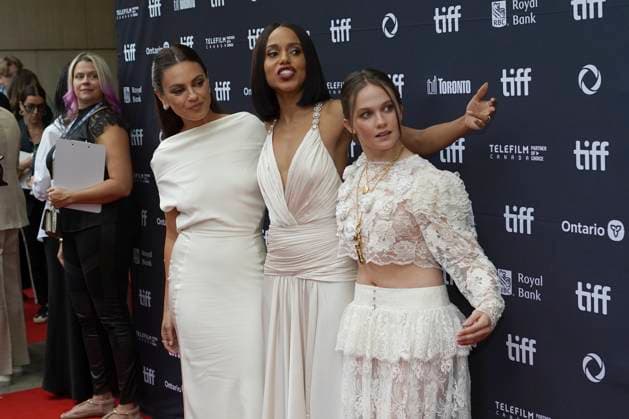 2025 Toronto International Film Festival - Wake Up Dead Man: A Knives Out Mystery Premiere (L-R) Mila Kunis, Kerry Washington, and Cailee Spaeny attend the red carpet for the ˜Wake Up Dead Man: A Knives Out Mystery™ premiere during the 2025 Toronto International Film Festival at Princess of Wales Theatre. on September 6, 2025 in Toronto, Canada. (Photo by Leonardo Ramirez Eyepix Group) Copyright: xLeonardoxRamirez xEyepixxGroupx LR_06092025_167846