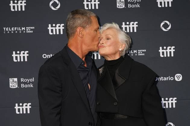 50eme Festival du Film de Toronto 06 Septembre 2025 50th Toronto International Film Festival Red carpet of the film Wake up dead man a knives out mystery Josh Brolin and Glenn Close 448402 2025 09 06 Toronto Canada  Copyright: xIsabellexVautierx xStarfacex STAR_448402_202