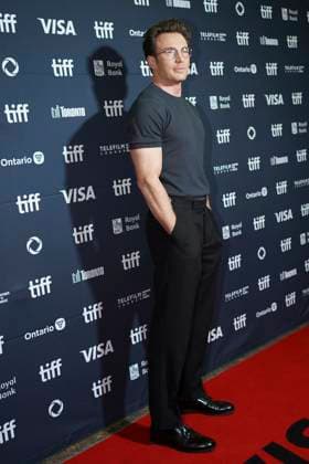 2025 Toronto International Film Festival - Sacrifice Premiere Chris Evans attends the red carpet for the ˜Sacrifice™ premiere during the 2025 Toronto International Film Festival at Princess of Wales Theatre. on September 6, 2025 in Toronto, Canada. (Photo by Leonardo Ramirez Eyepix Group) Copyright: xLeonardoxRamirez xEyepixxGroupx LR_06092025_168221