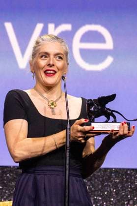 Valerie Donzelli mit dem Preis für das beste Drehbuch zu ÃÄ pied d™oeuvre bei der Preisverleihung der Biennale di Venezia 2025 82. Internationale Filmfestspiele von Venedig im Palazzo del Cinema. Venedig, 06.09.2025
