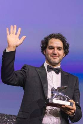 Benny Safdie mit dem Silbernen Löwnfür die beste Regie bei The Smashing Machine bei der Preisverleihung der Biennale di Venezia 2025 82. Internationale Filmfestspiele von Venedig im Palazzo del Cinema. Venedig, 06.09.2025