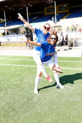 Sandra Quadflieg und Madita von Huelsen beim Benefiz Fussballspiel Kicken mit Herz zugunsten der Kinder Herzstation der Universitaetsklinik Eppendorf (UKE) am 7.09.2025 in Hamburg Kicken mit Herz 2025 Benefiz Event in Hamburg
