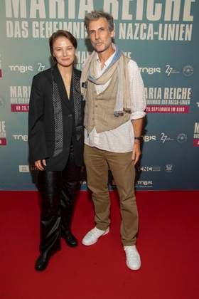 abb Damien Dorsaz Schauspielerin und Devrim Lingnau Regisseur zu Gast auf dem roten Teppich bei der Premiere des Kino Films Maria Reiche Das Geheimnis der Nazca Linien im Delphi Filmpalast am 07.09.2025 in Berlin Berlin Deutschland