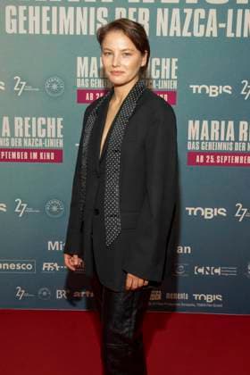 abb Damien Dorsaz Schauspielerin zu Gast auf dem roten Teppich bei der Premiere des Kino Films Maria Reiche Das Geheimnis der Nazca Linien im Delphi Filmpalast am 07.09.2025 in Berlin Berlin Deutschland