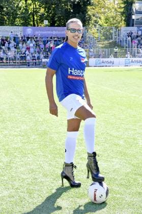 Jorge Gonzalez beim Kicken mit Herz im STADION HOHELUFT in Hamburg am 07.09.2025