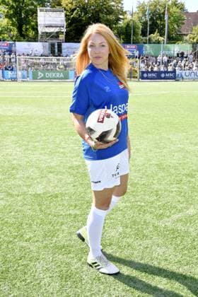 Esther Roling beim Kicken mit Herz im STADION HOHELUFT in Hamburg am 07.09.2025