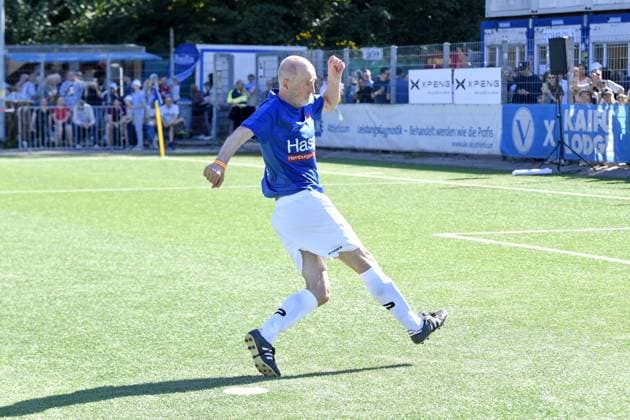 Peter Lohmeyer beim Kicken mit Herz im STADION HOHELUFT in Hamburg am 07.09.2025