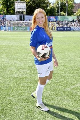 Esther Roling beim Kicken mit Herz im STADION HOHELUFT in Hamburg am 07.09.2025