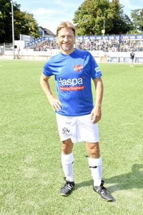Patrick Bach beim Kicken mit Herz im STADION HOHELUFT in Hamburg am 07.09.2025