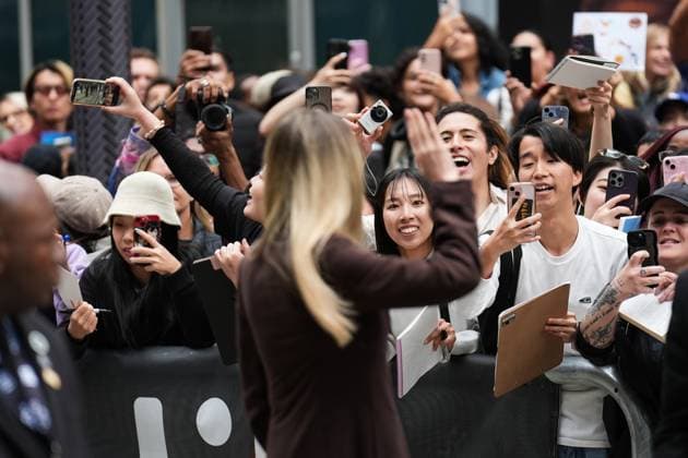 2025 Toronto International Film Festival - Couture TORONTO, CANADA - SEPTEMBER 7 : Angelina Jolie greets the fans upon her arrival at the premiere of ‘Couture’ during the 2025 Toronto International Film Festival at Princess of Wales Theatre in Toronto, Ontario, Canada on September 7, 2025. Mert Alper Dervis Anadolu Ontario Canada. Editorial use only. Please get in touch for any other usage.  Copyright: x2025xAnadoluxMertxAlperxDervisx