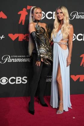 September 7, 2025, New York, New York, USA: PARIS HILTON and NICKY HILTON attend the MTV Video Music Awards 2025,.The UBS Arena,.Belmont, New York.September 7, 2025. ...The MTV Video Music Awards 2025,.The UBS Arena,.Belmont, New York.September 7, 2025. New York USA - ZUMAms4_ 20250907_faf_ms4_021 Copyright: xSoniaxMoskowitzxGordonx