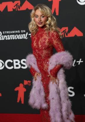 September 7, 2025, Elmont, New York, USA: Sabrina Carpenter attends the 2025 MTV Video Music Awards, VMAs, at UBS Arena in Elmont, New York, USA, on 07 September 2025. Photo: Elmont USA - ZUMAm179 20250907_zep_m179_019 Copyright: xAlecxMichaelx