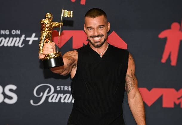 2025 MTV Video Music Awards - Press Room Ricky Martin, winner of the Latin Icon Award poses in the press room during the 2025 MTV Video Music Awards at UBS Arena on September 07, 2025 in Elmont, New York. Elmont UBS New York USA Copyright: xJeremyxSmith imageSPACEx