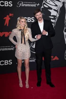 Thea Booysen und MrBeast bei der Verleihung der MTV Video Music Awards 2025 in der UBS Arena. New York, 07.09.2025