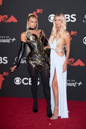 Paris Hilton und Nicky Hilton bei der Verleihung der MTV Video Music Awards 2025 in der UBS Arena. New York, 07.09.2025