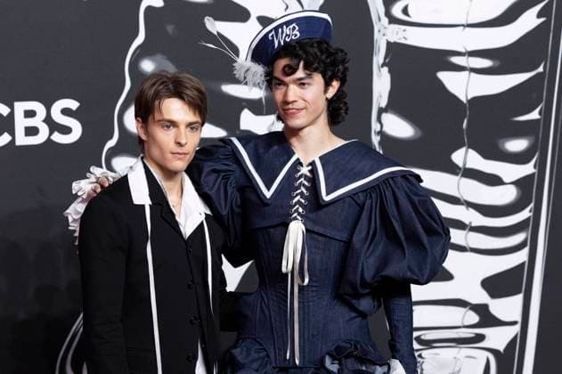 Conan Gray mit Begleitung bei der Verleihung der MTV Video Music Awards 2025 in der UBS Arena. New York, 07.09.2025