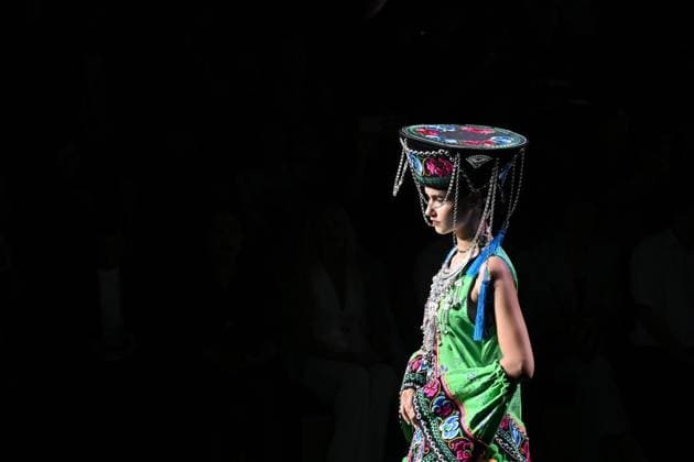 (250908) -- BEIJING, Sept. 8, 2025 -- A model presents a creation featuring embroidery of Yi ethnic group from Chuxiong Yi Autonomous Prefecture of southwest China s Yunnan Province during the 2025 China Fashion Week (Autumn) in Beijing, capital of China, Sept. 8, 2025. ) CHINA-BEIJING-FASHION WEEK-EMBROIDERY OF YI ETHNIC GROUP-CREATIONS (CN) JinxLiangkuai 