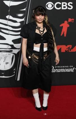 September 7, 2025, Elmont, New York, USA: Lola Young attends the 2025 MTV Video Music Awards, VMAs, at UBS Arena in Elmont, New York, USA, on 07 September 2025. Photo: Elmont USA - ZUMAm179 20250907_zep_m179_107 Copyright: xAlecxMichaelx